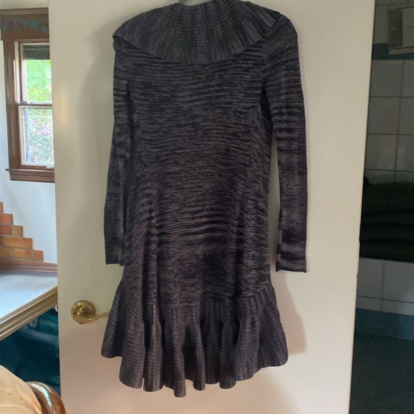 NEIMAN MARCUS LONG SLEEVE SWEATER SIZE XS. - Picture 5 of 9